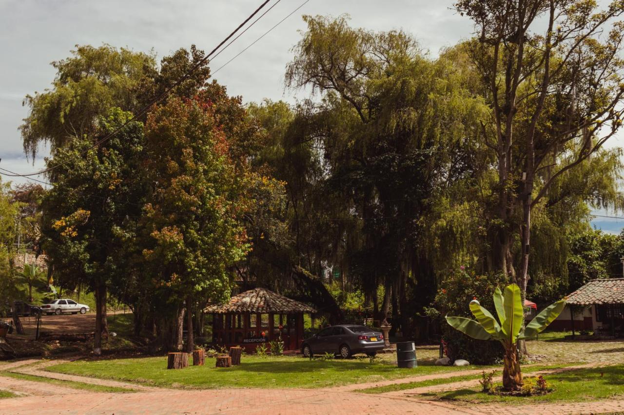 Hotel Y Centro De Convenciones Pueblito De Yerbabuena Paraiso Natural Chía 外观 照片